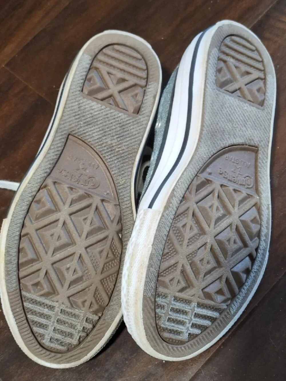 Converse Kids Shimmering Silver Low-Top Sneakers